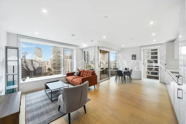 Flat Deacon Street in Greater London