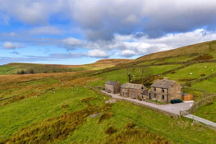 House Dry Stones Edge Road in Staffordshire Moorlands
