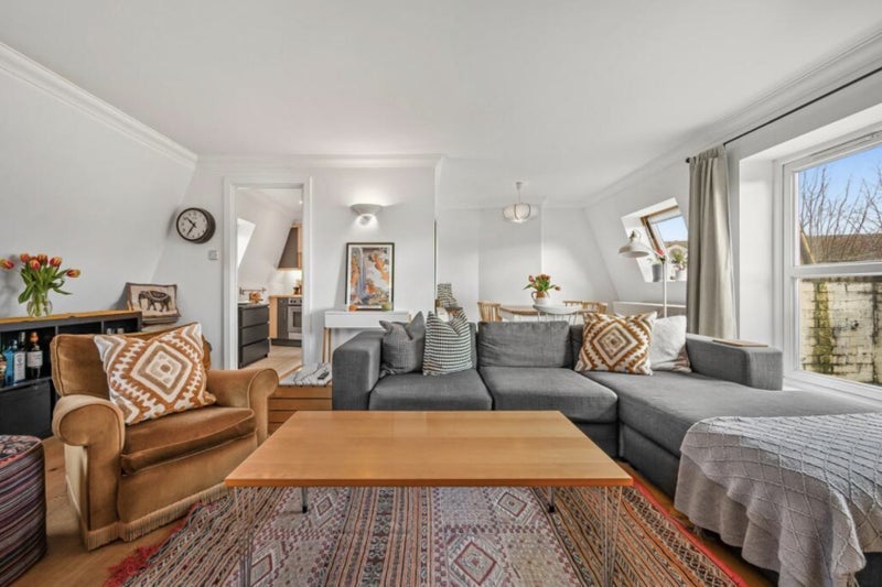 Flat Melville Place in Greater London