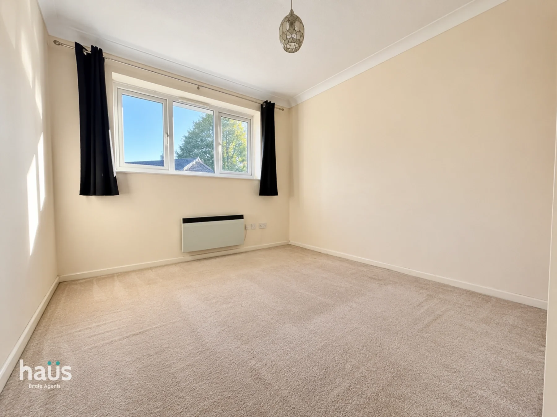 Flat Goodall Close in Rainham