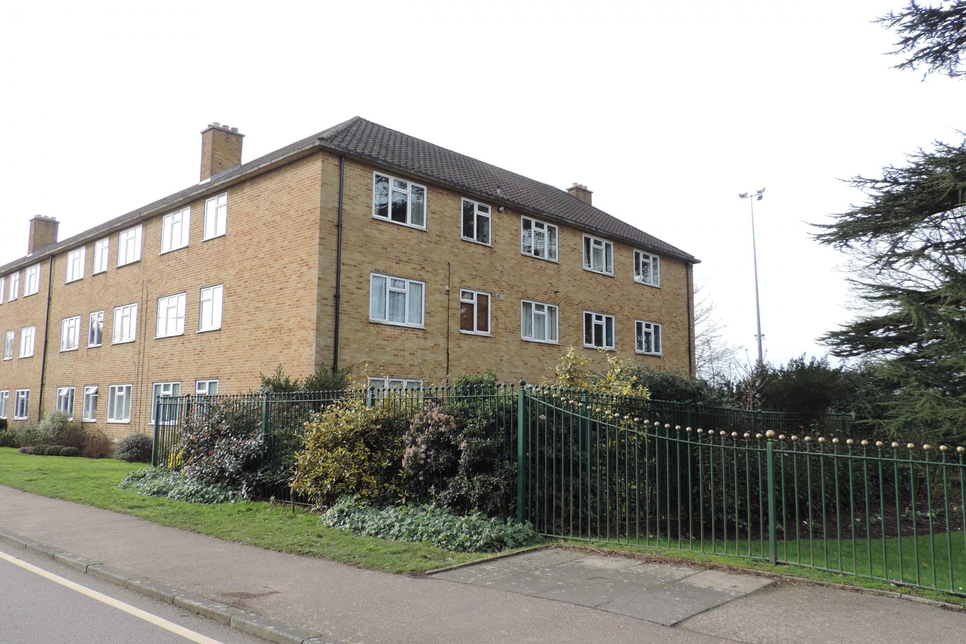 Flat High Street in Hertsmere