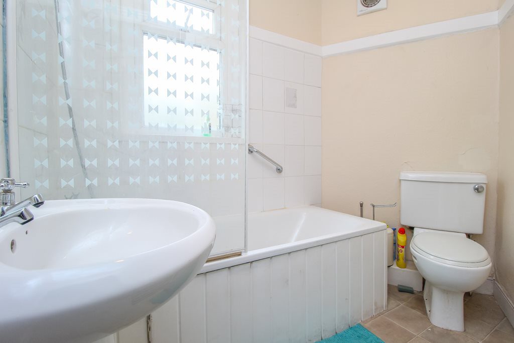 Room King Street in Pontypridd