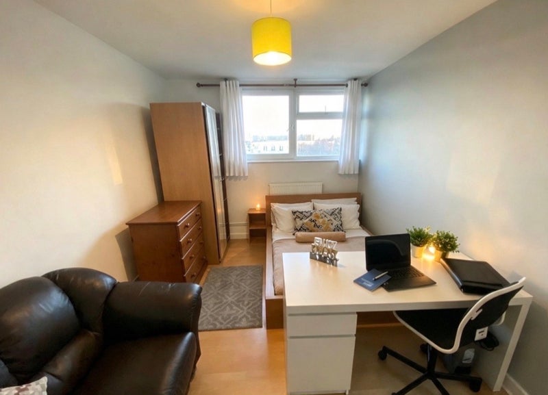 Flat Cropley Street in Greater London