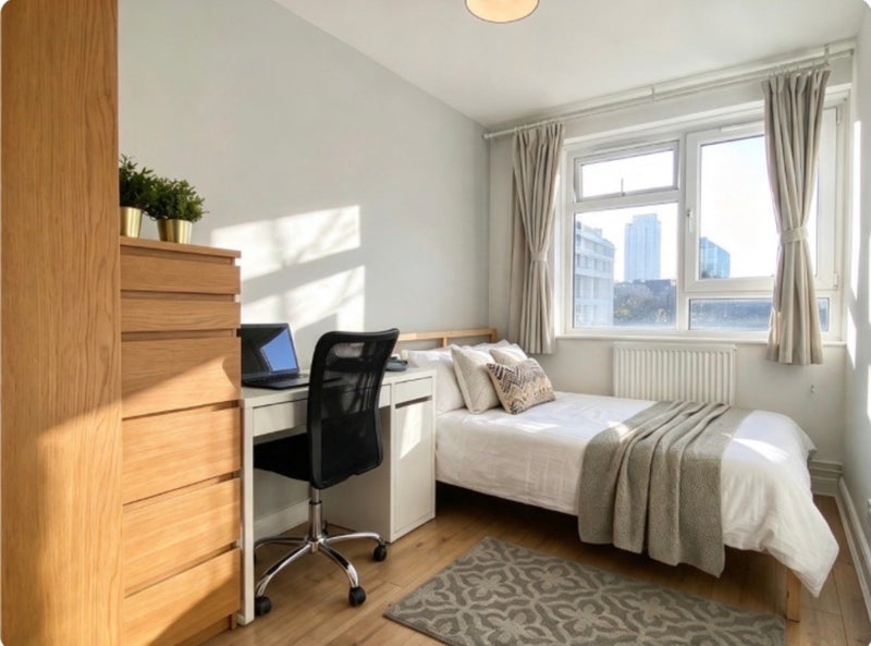 Flat Cropley Street in Greater London