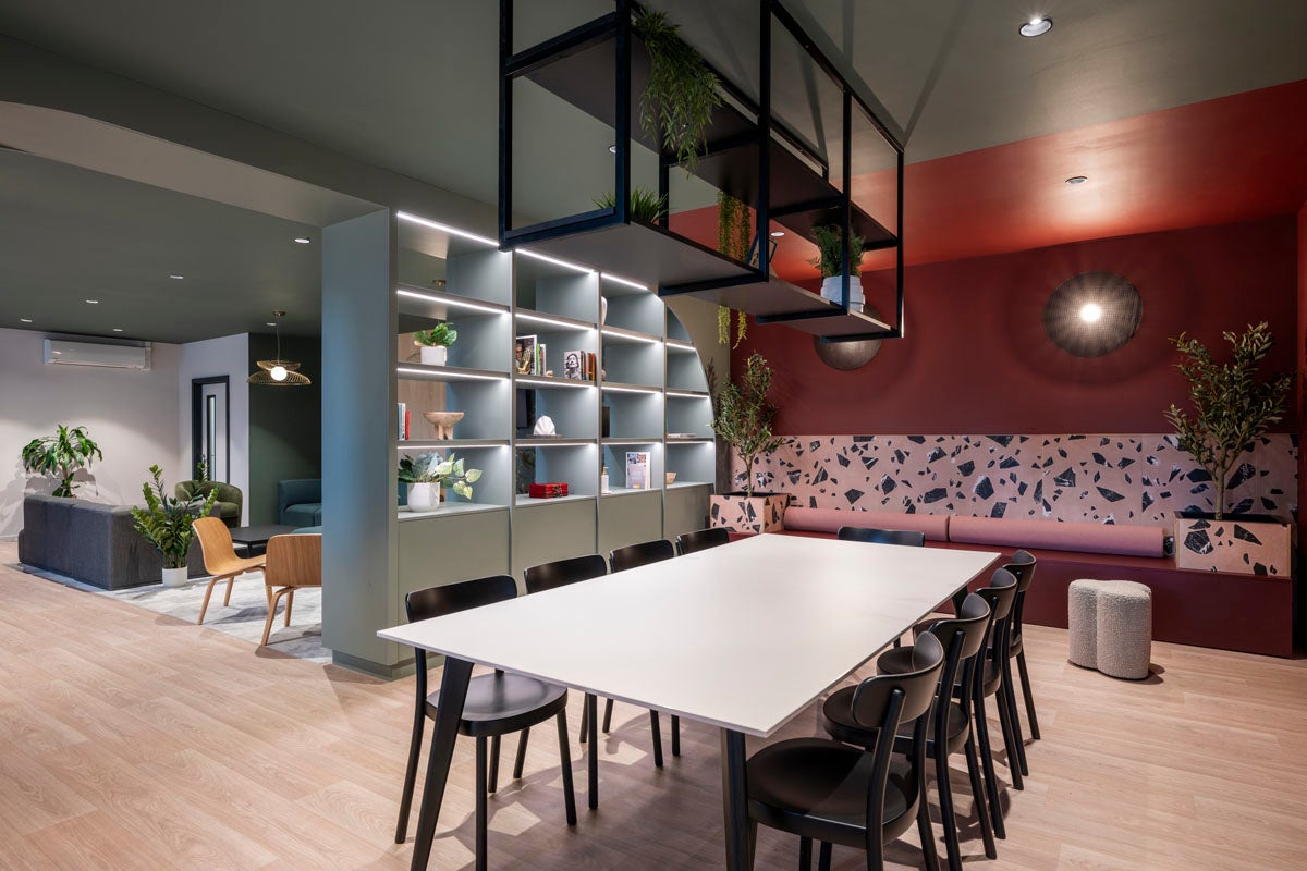 Flat Whitehill Court in Glasgow