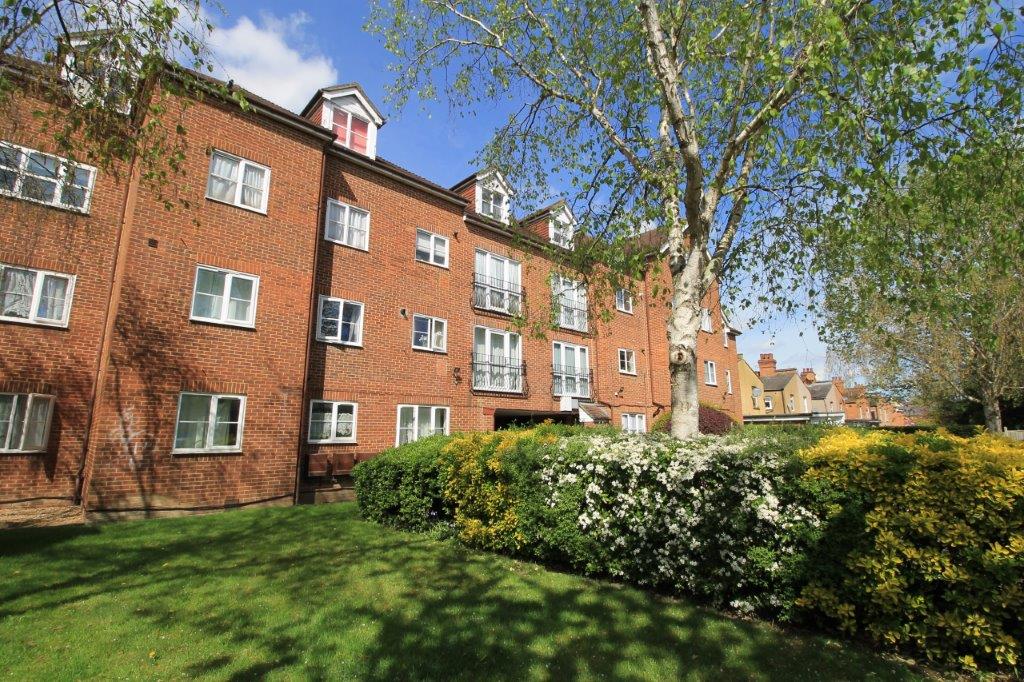 Flat Woodlands Road in Greater London