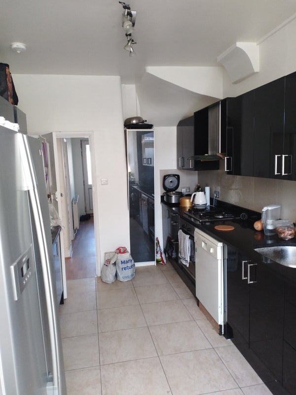 Room Hervey Close in Greater London
