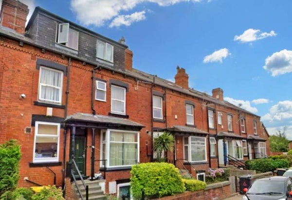 Flat Trelawn Avenue in Leeds