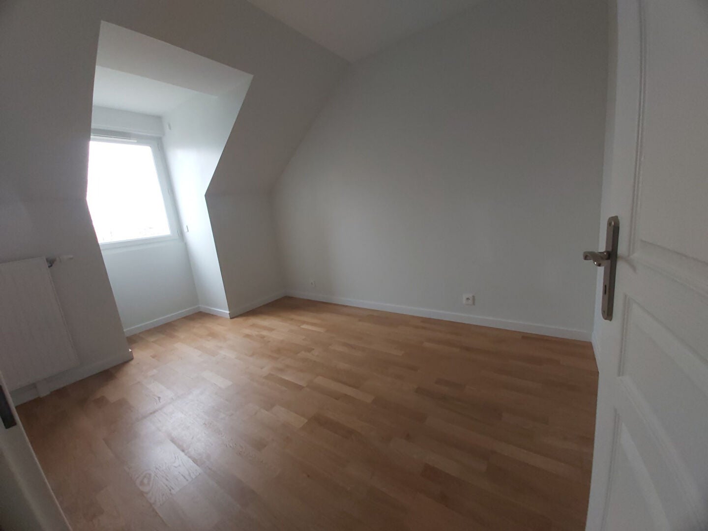 Flat Place de la Division Leclerc in Voisins-le-Bretonneux