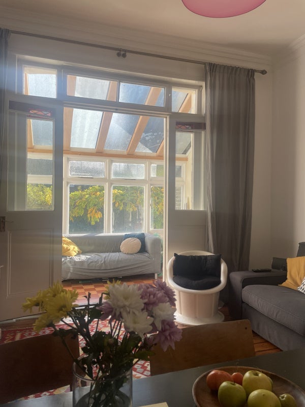 Room Dunsmure Road in Greater London