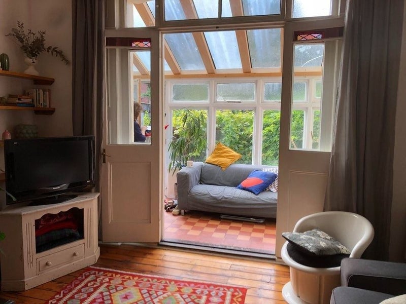 Room Dunsmure Road in Greater London