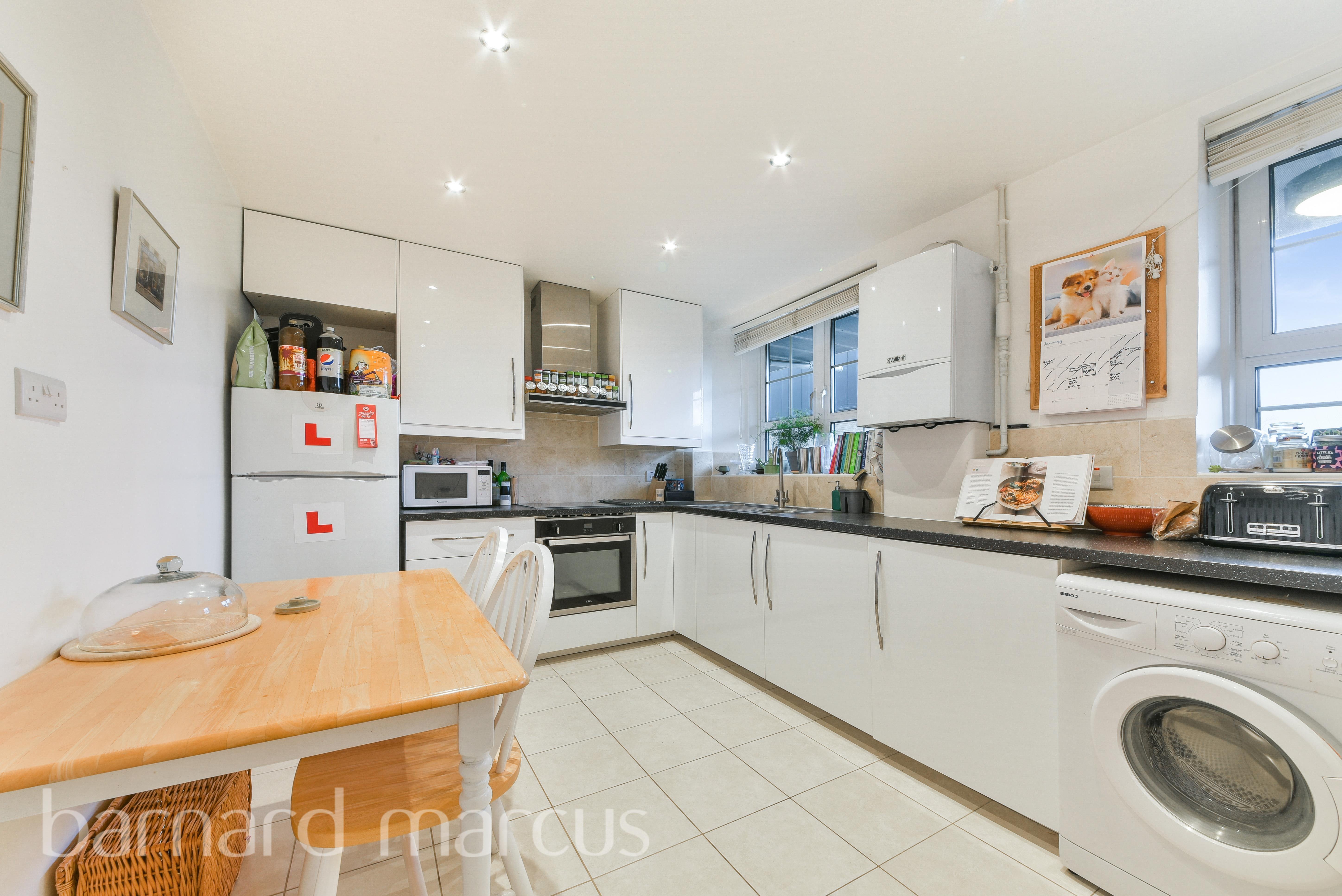 Flat Bourke Close in Greater London