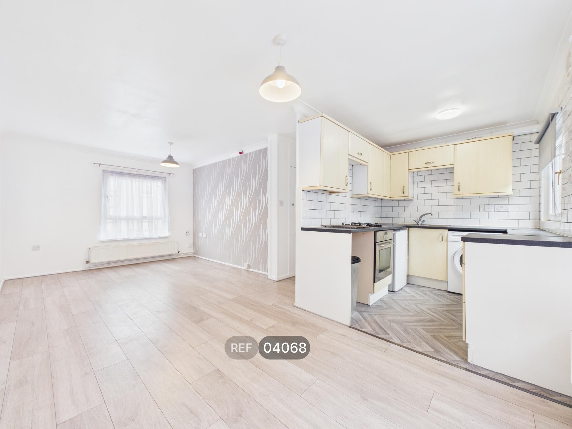 Flat Frobisher Gardens in Nottingham
