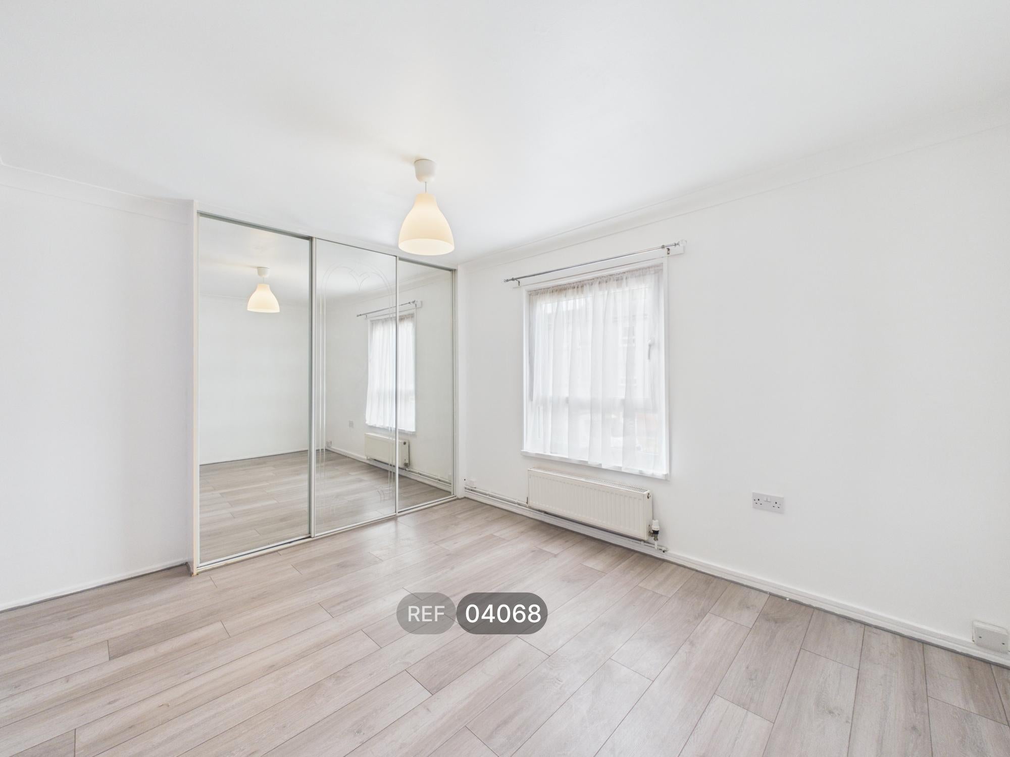 Flat Frobisher Gardens in Nottingham