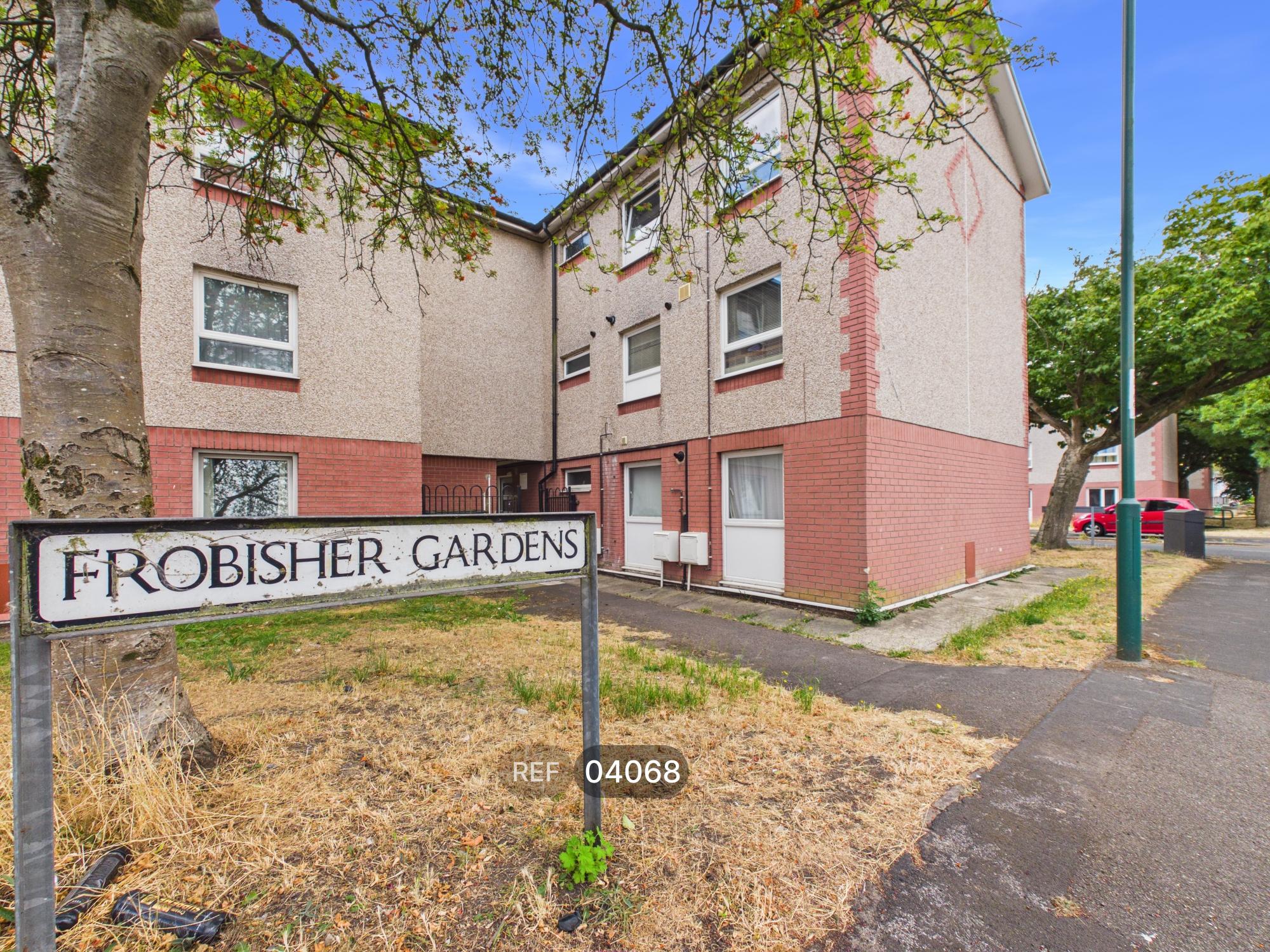 Flat Frobisher Gardens in Nottingham