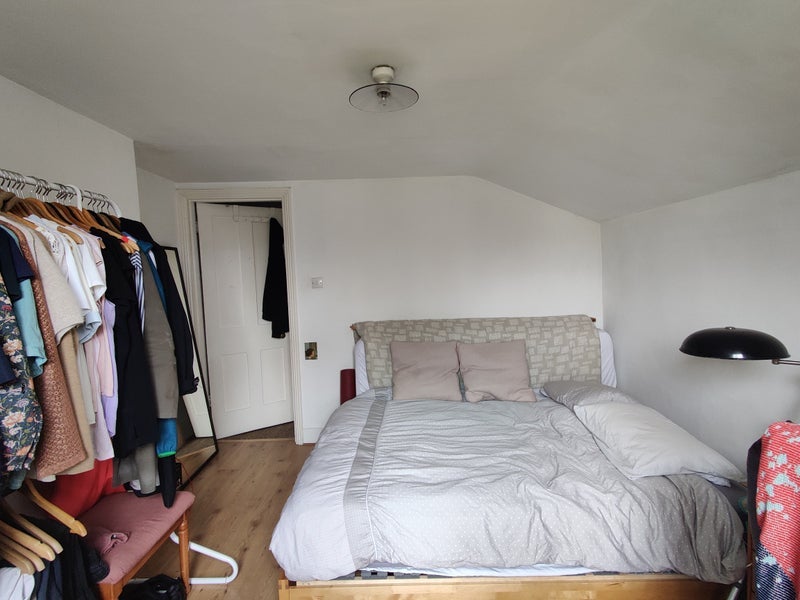Room Meynell Crescent in Greater London