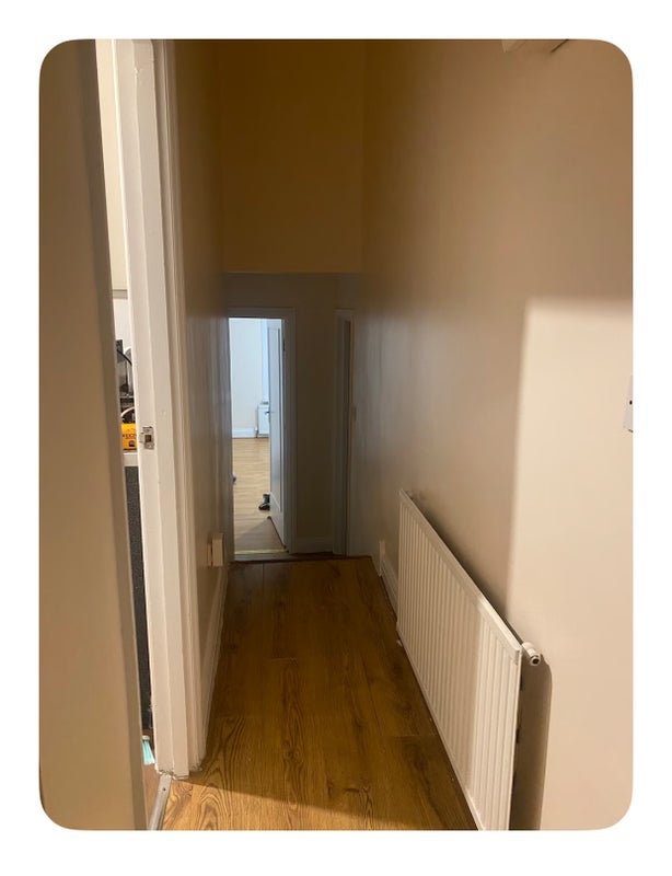 Room High Road in Greater London