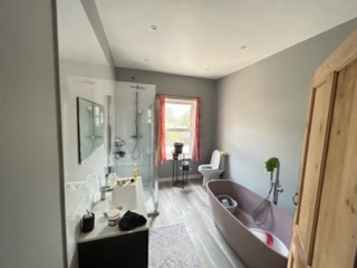 Room Bexhill Road in Greater London