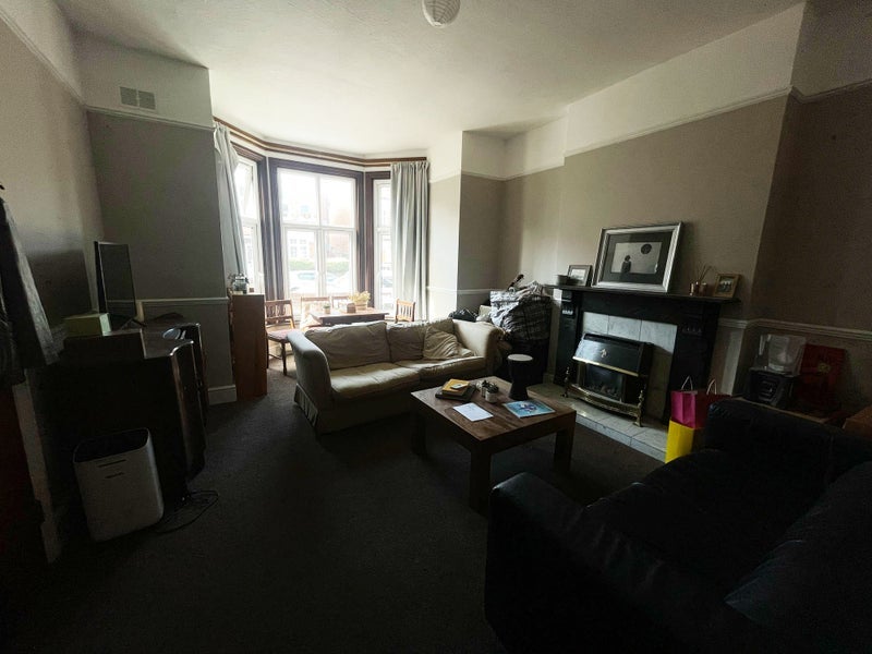 Room Cranhurst Road in Greater London
