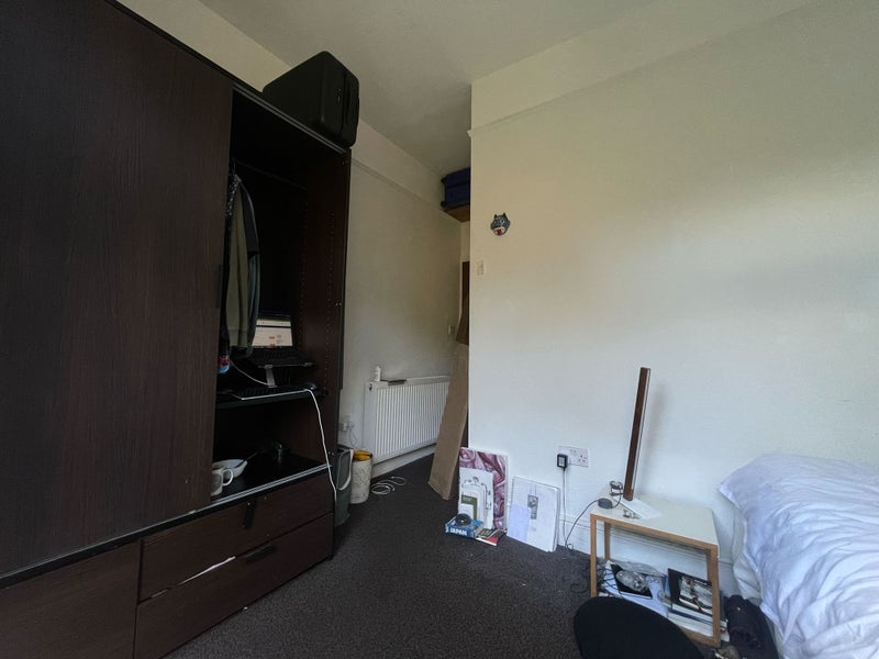 Room Cranhurst Road in Greater London