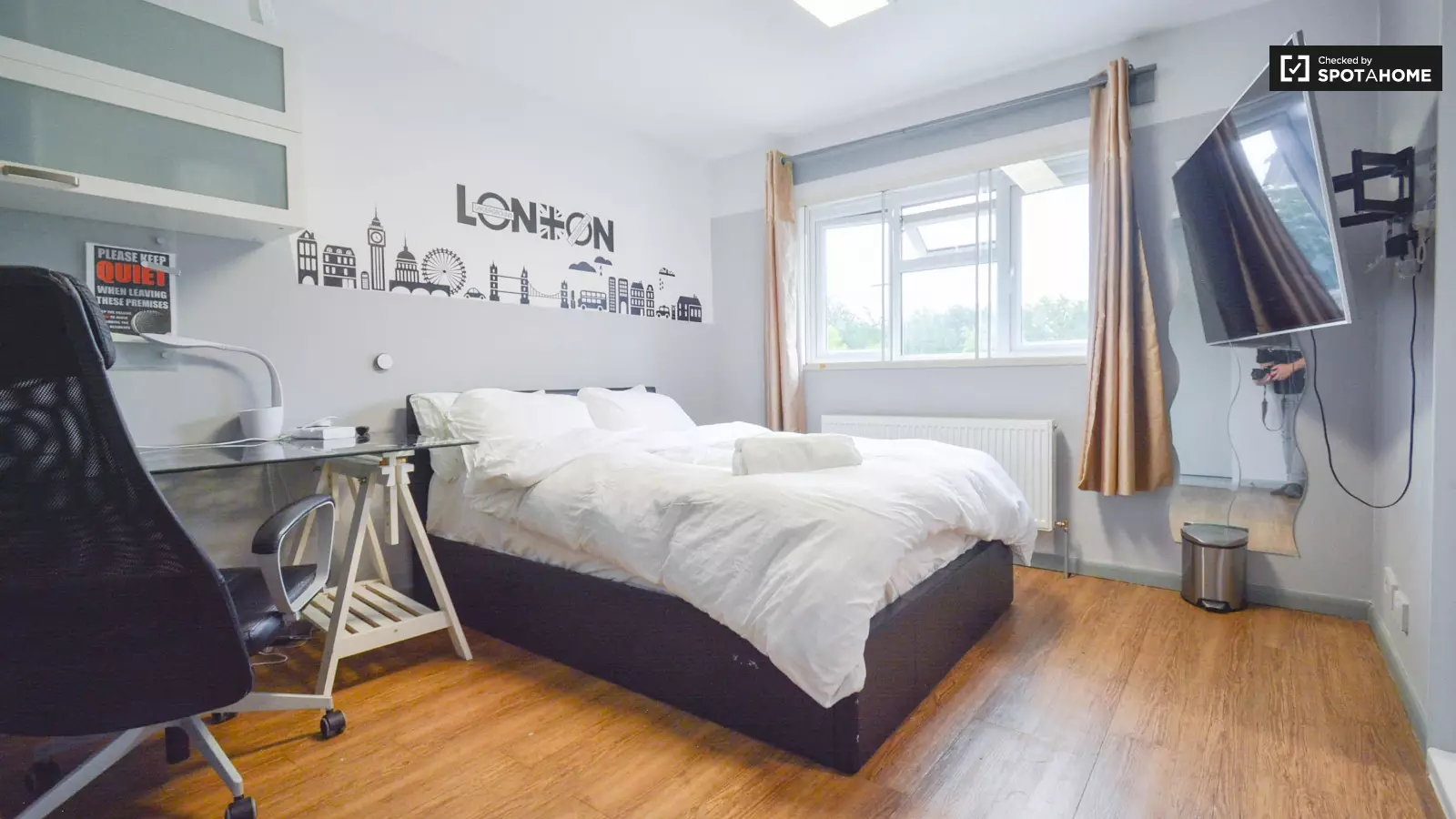 Flat Joshua Street in Greater London