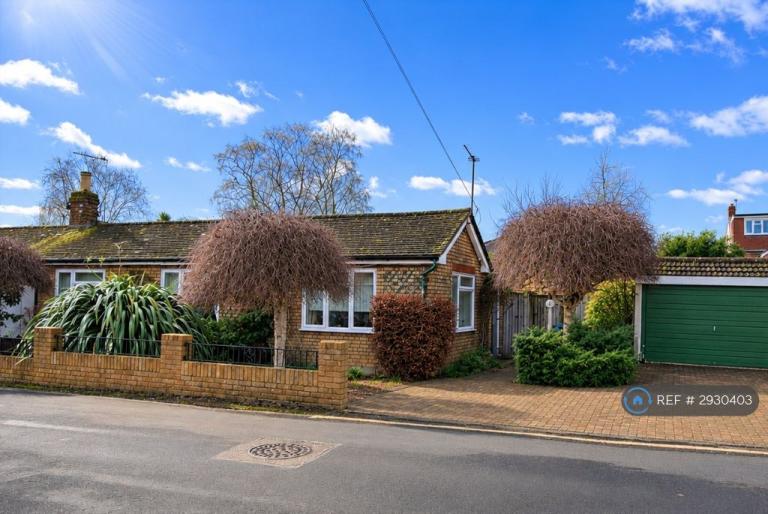 House Armstrong Road in Borough of Runnymede