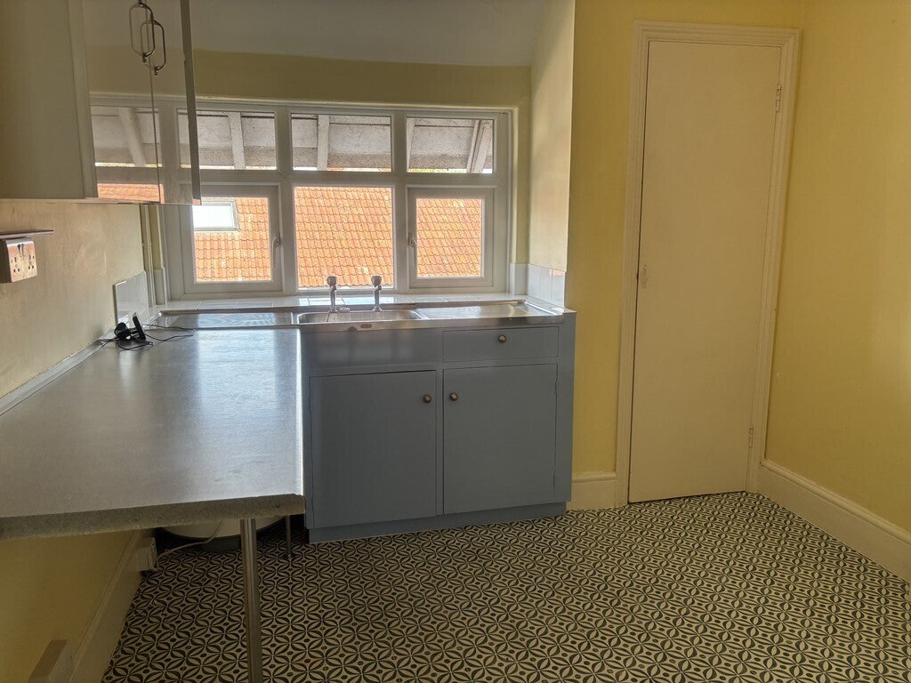 Flat Vestry Road in Street