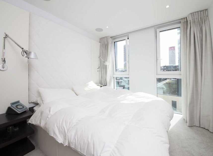 Flat Alie Street in Greater London