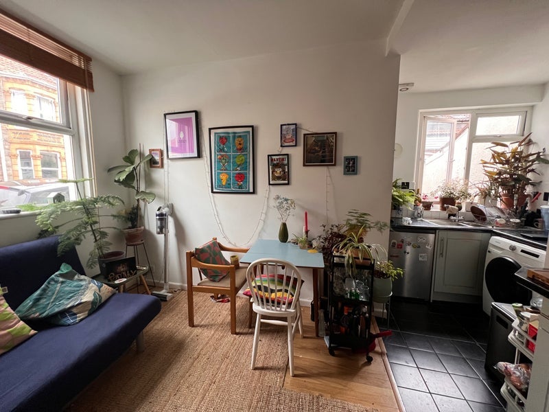 Flat Camden Road in Bristol