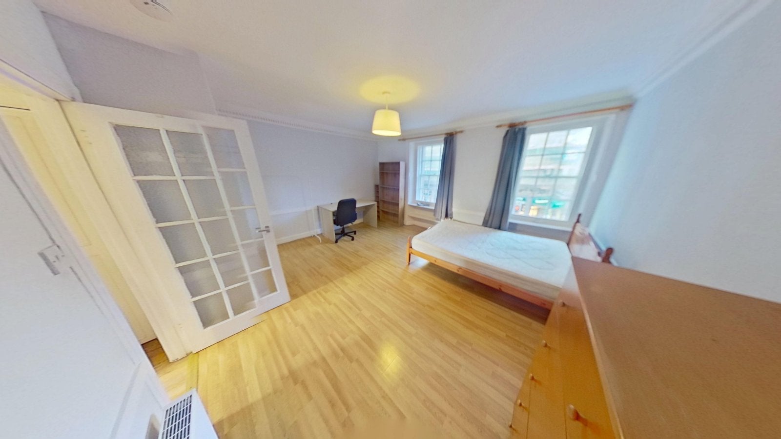 Flat Nicolson Street in City of Edinburgh