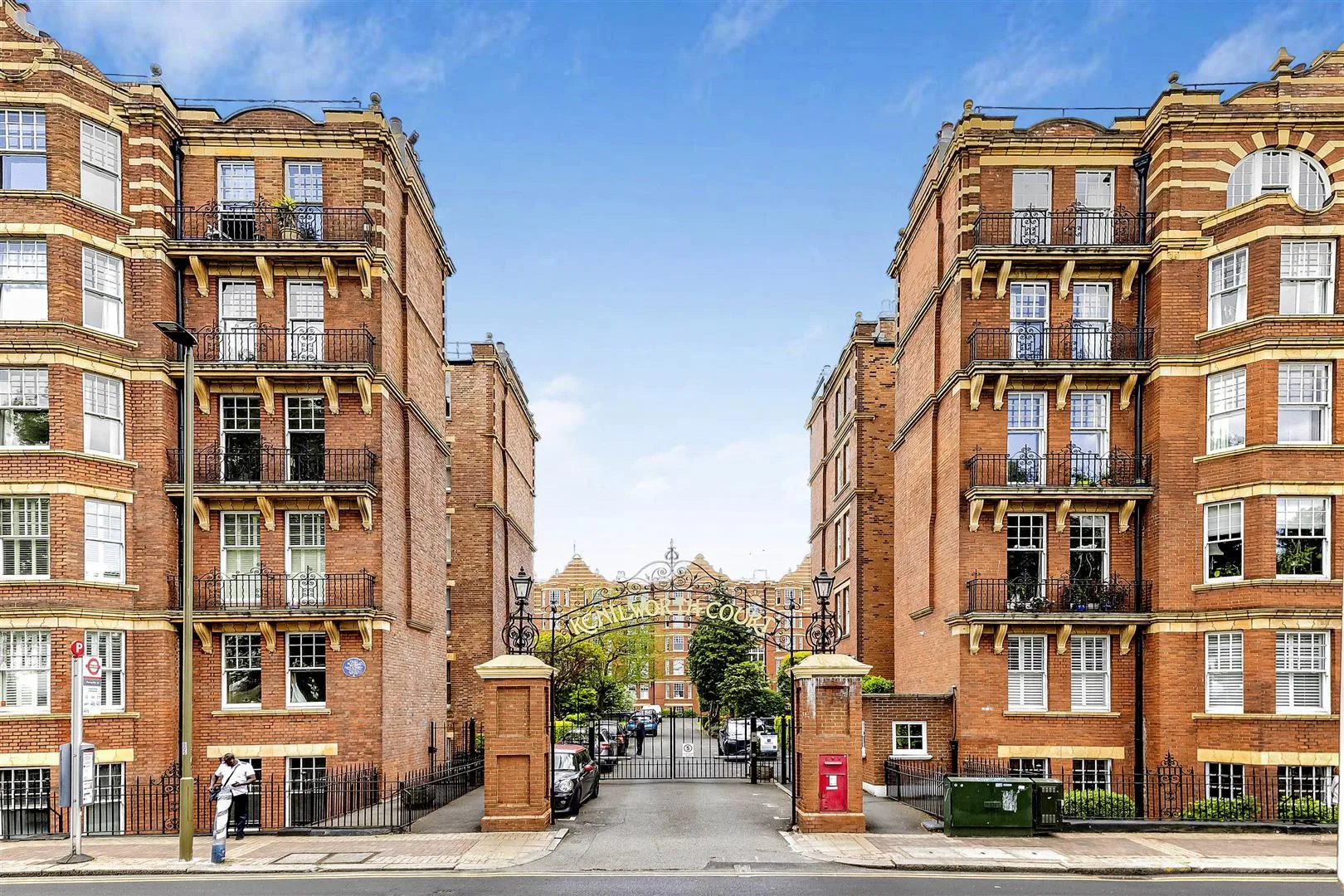 Flat Lower Richmond Road in Greater London