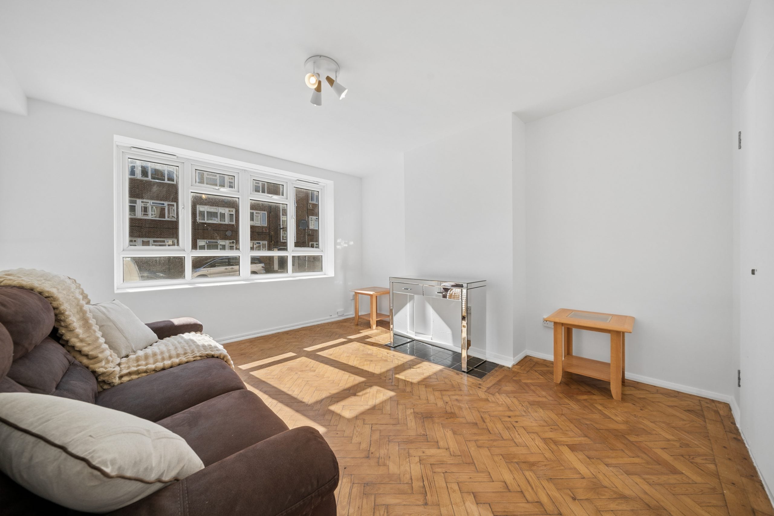 Flat Beech Avenue in Greater London