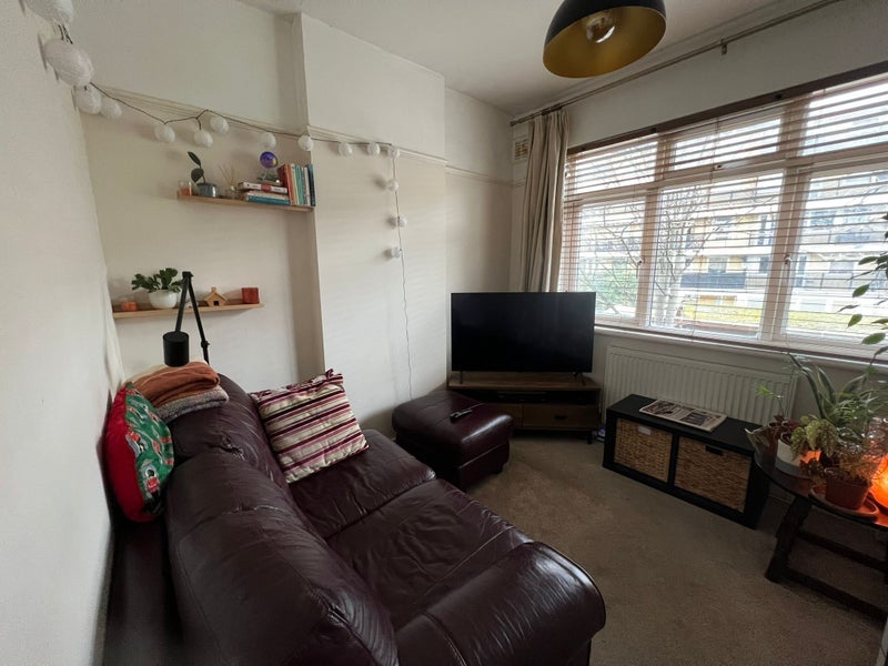 Flat Buller Close in Greater London