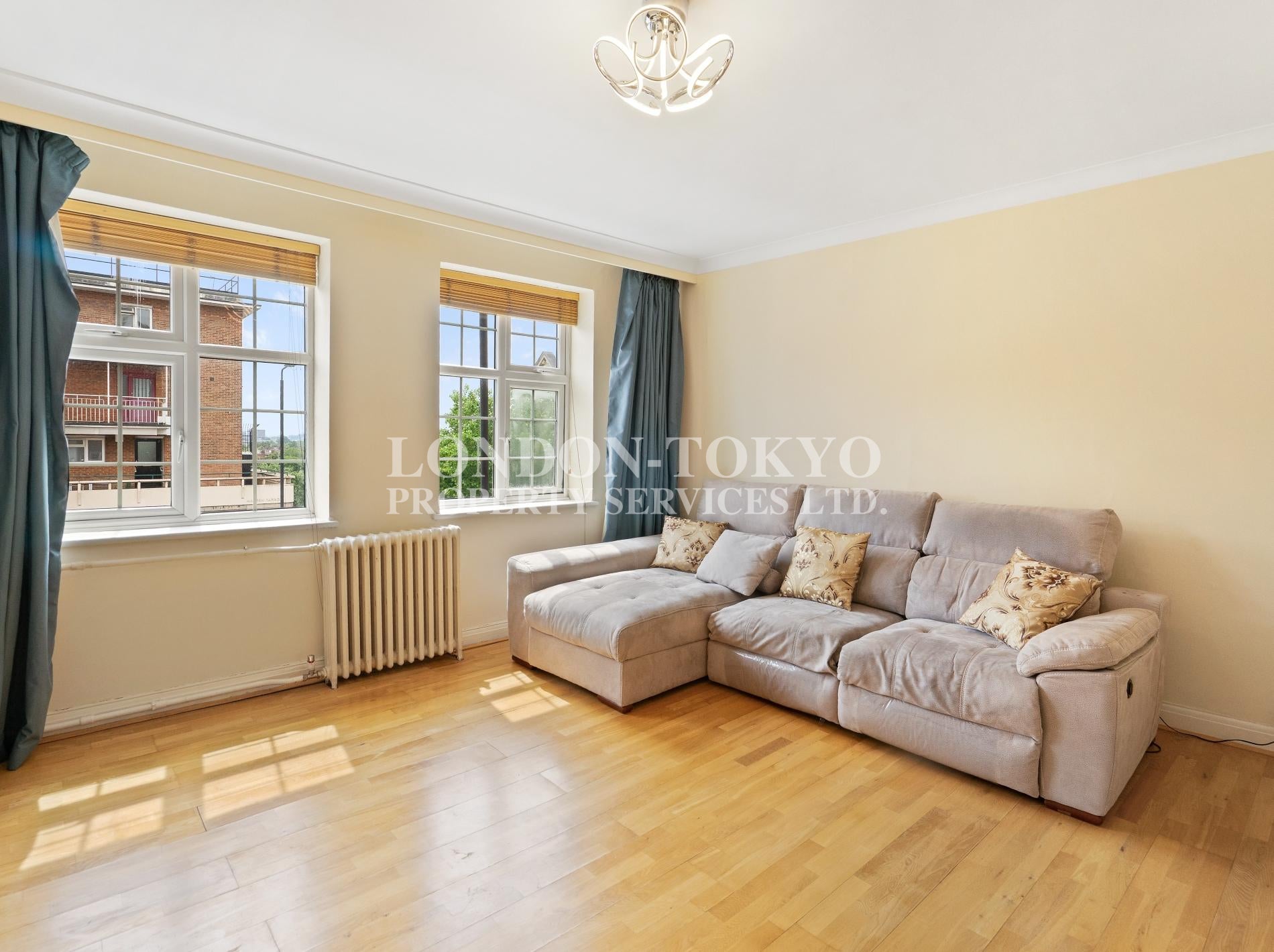House Finchley Road in Greater London