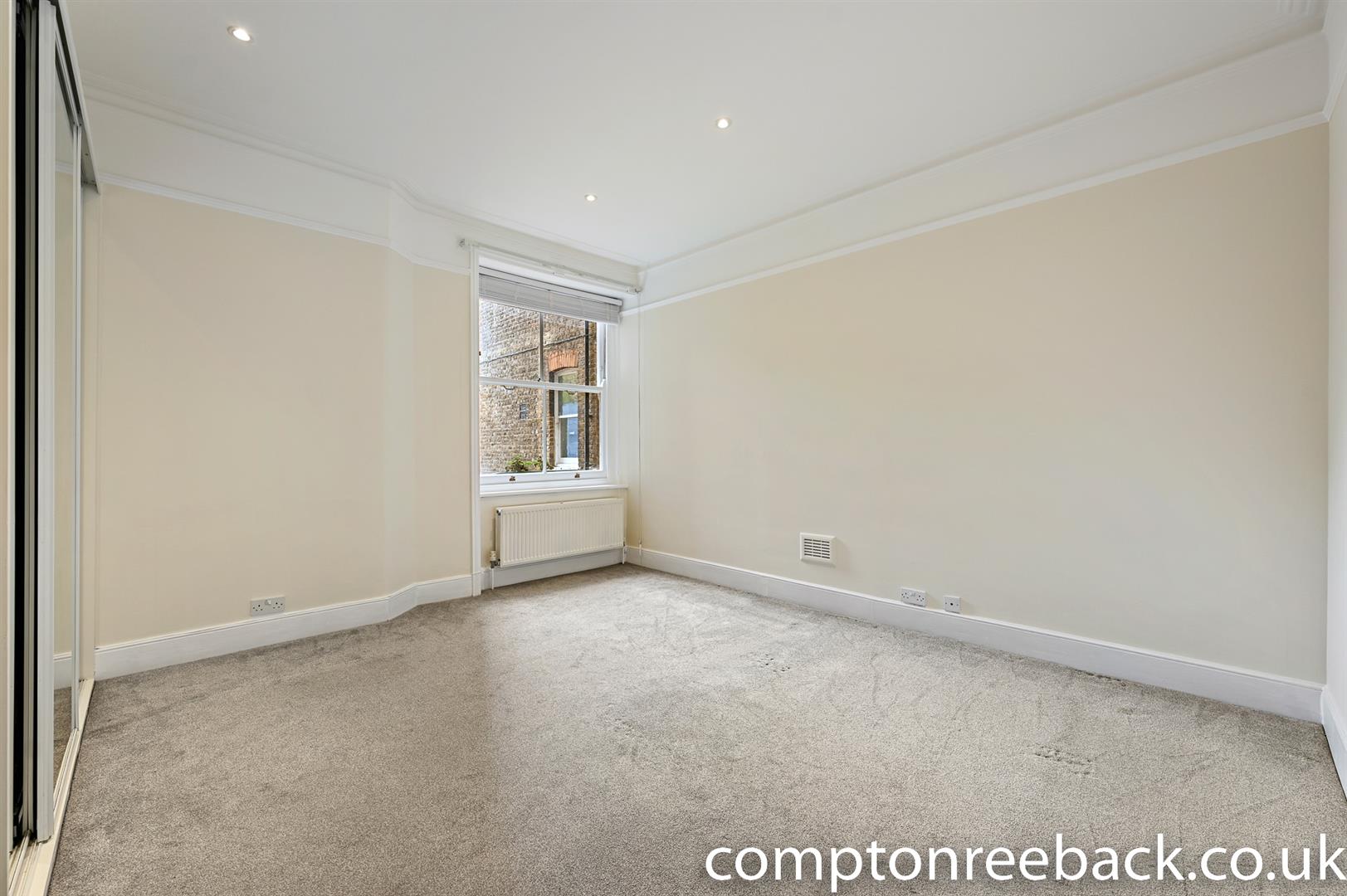 Flat Elgin Avenue in City of Westminster