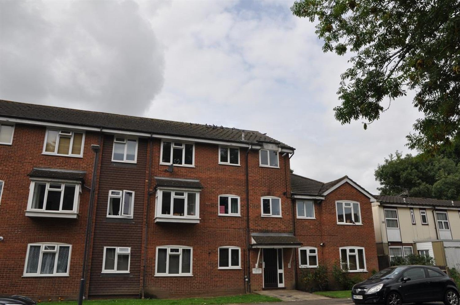 Flat Fulbeck Way in Greater London