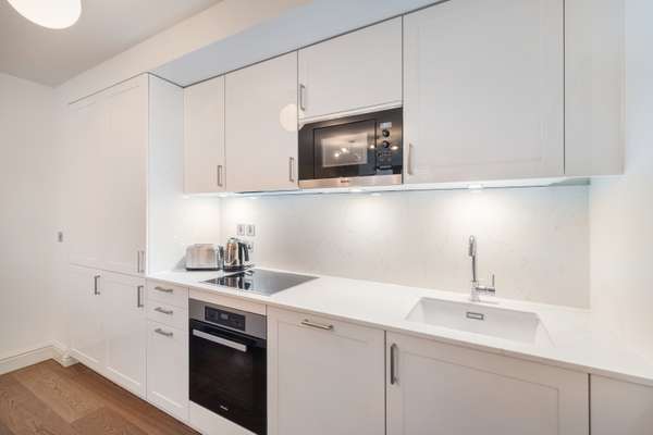Flat Bateman Street in City of Westminster