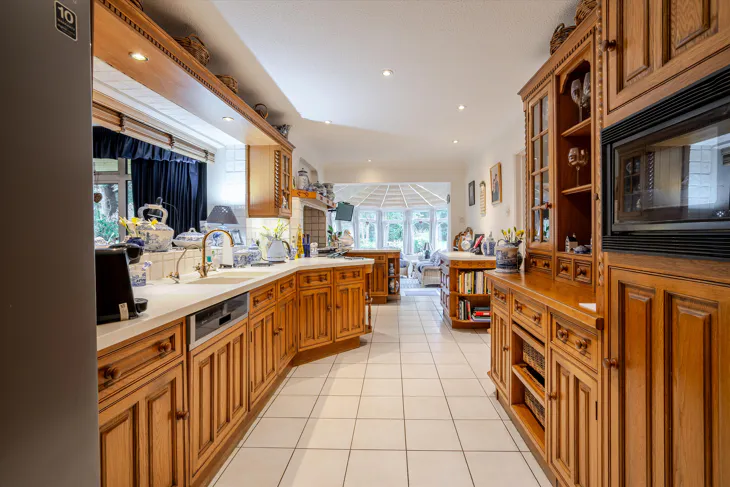 Flat Kennel Avenue in Ascot