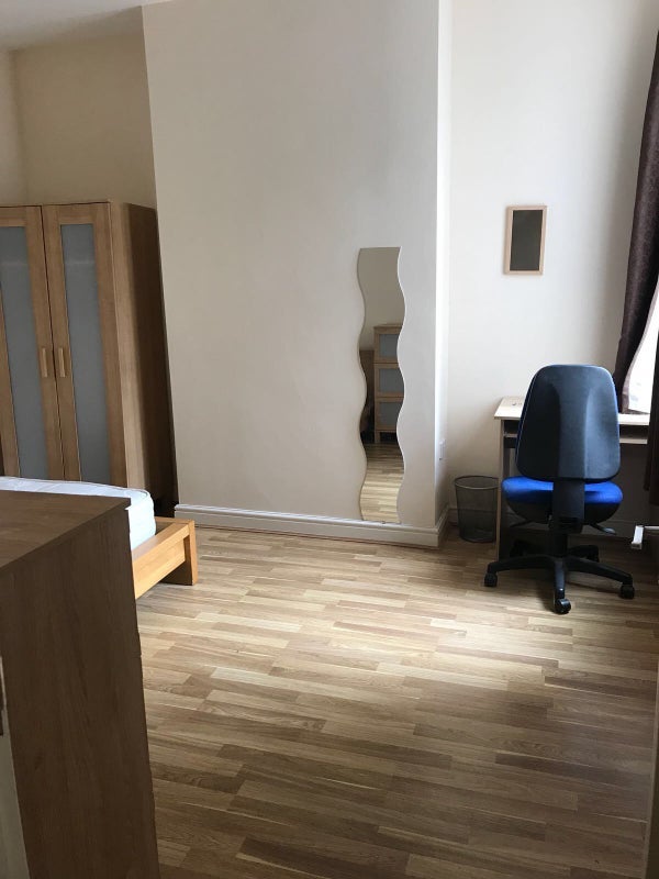 Room Linden Road in Sandwell