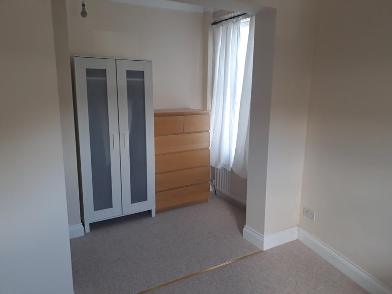 Room Sunnydene Road in Greater London
