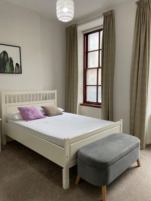 Room Argyle Street in Glasgow