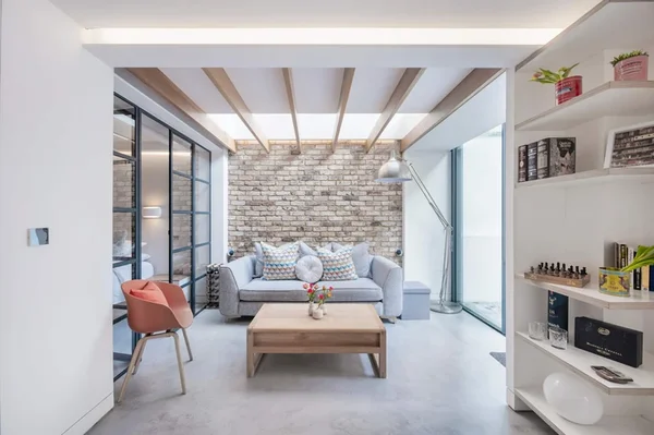 Flat Westbourne Park Road in London
