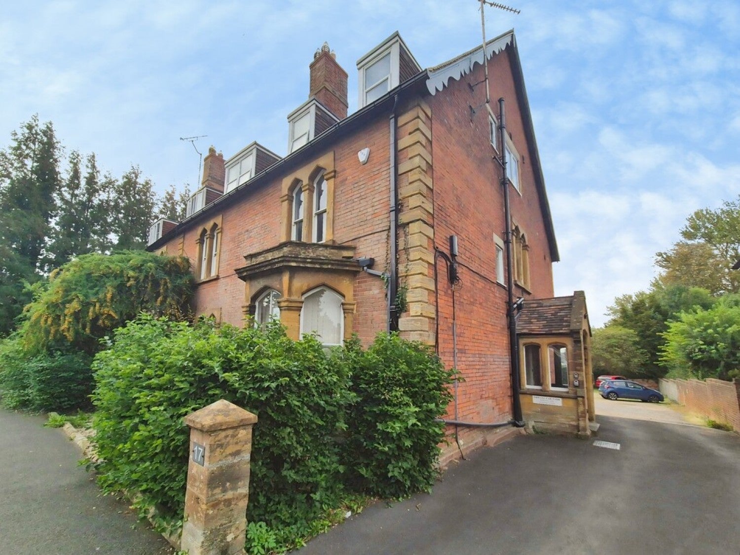 Flat Queensway in Yeovil