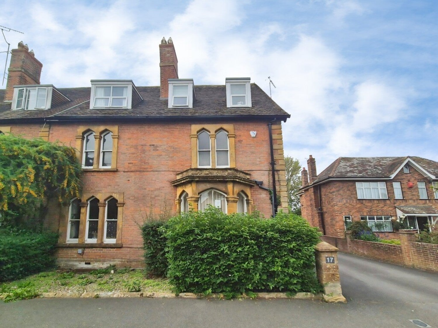 Flat Queensway in Yeovil