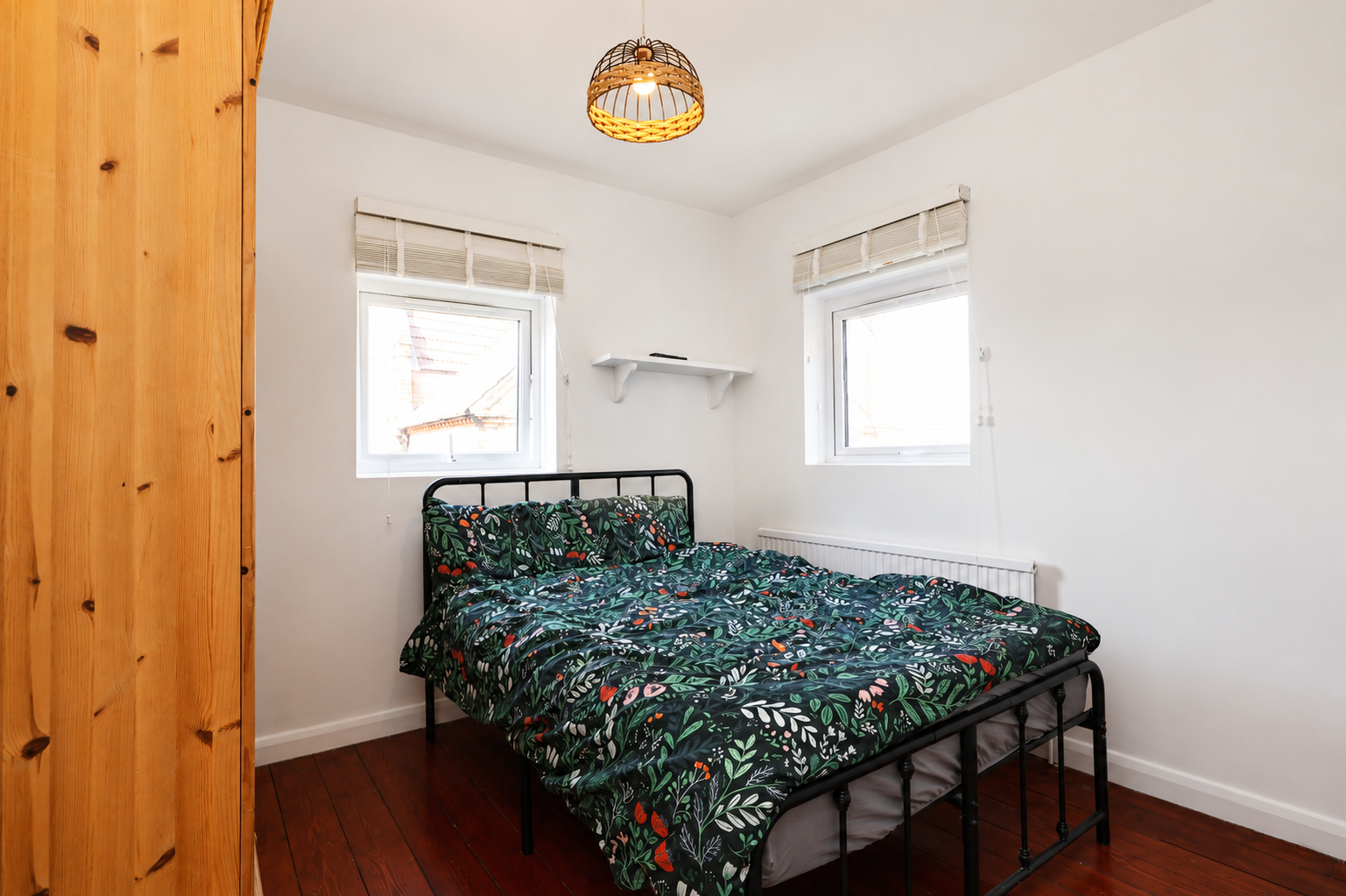 Flat Churchfield Road in Greater London