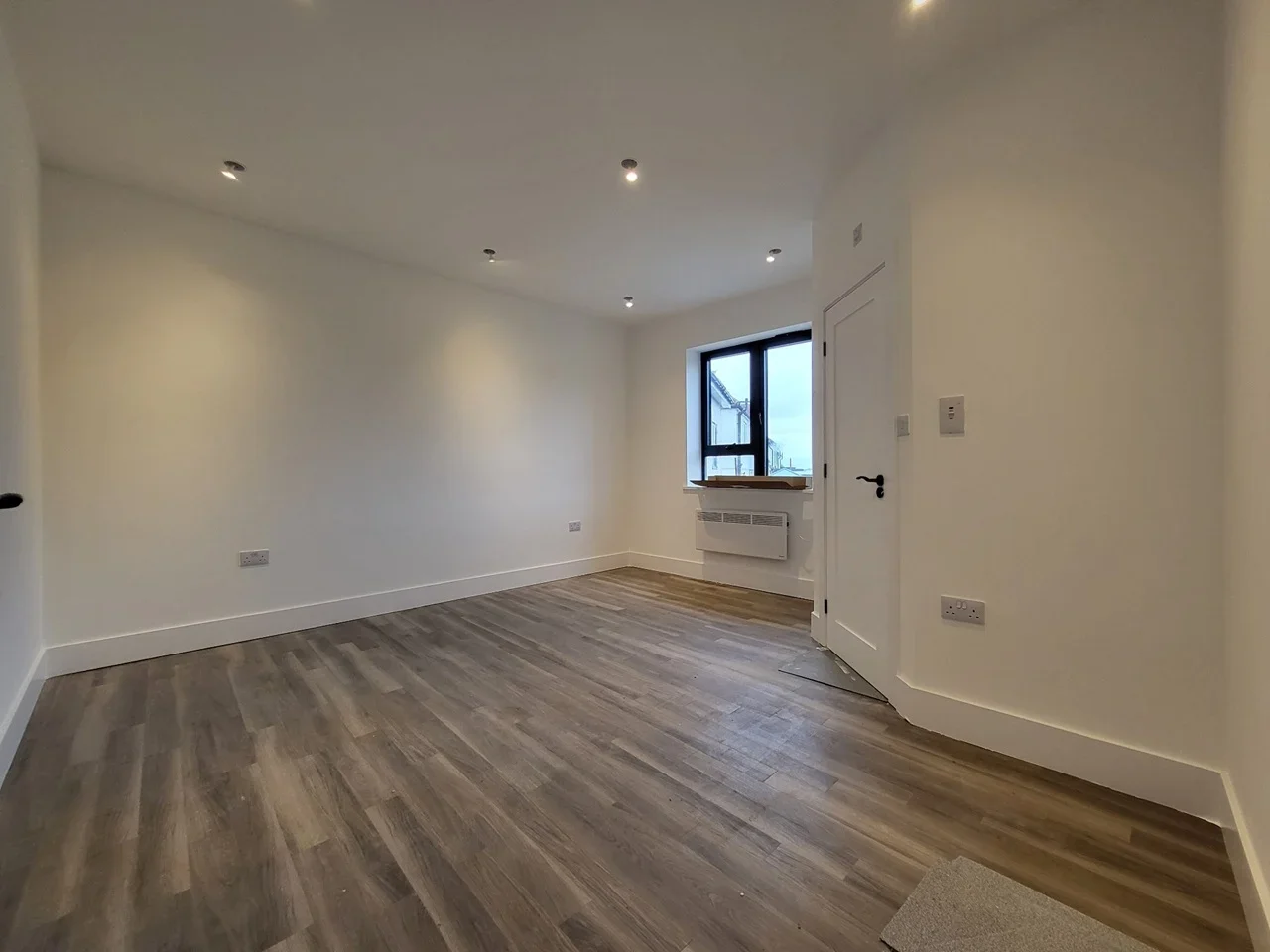 Room Thornhill Avenue in Greater London