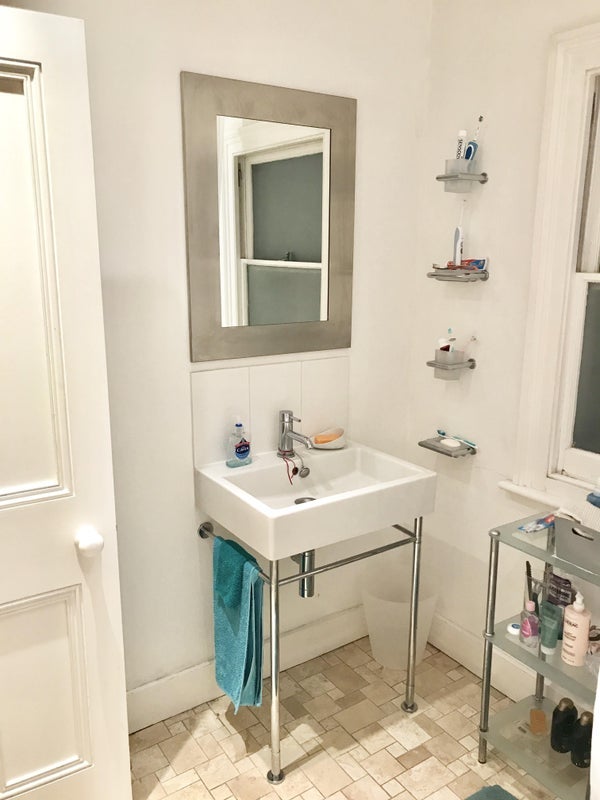 Room Tytherton Road in Greater London