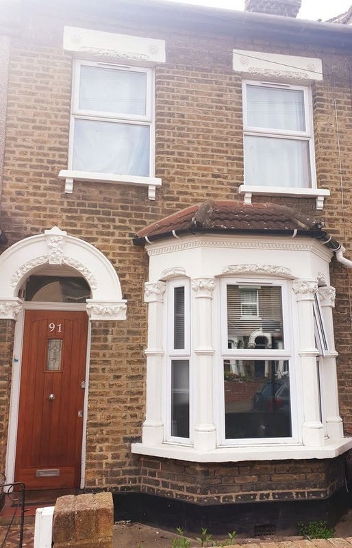 Room Selby Road in Greater London