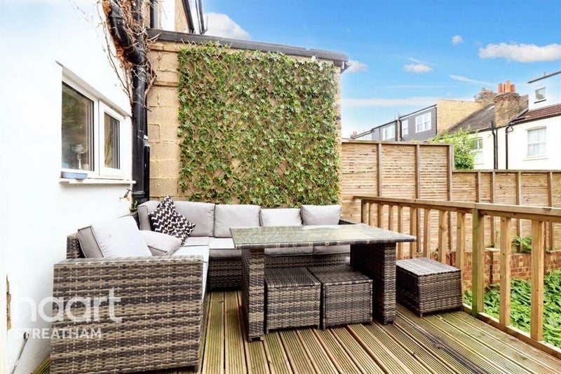 Room Gassiot Road in Greater London