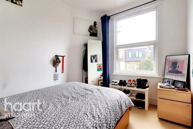 Room Gassiot Road in Greater London